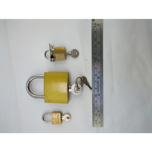 Assorted Padlocks and Keys Lot - Picture 2 of 8